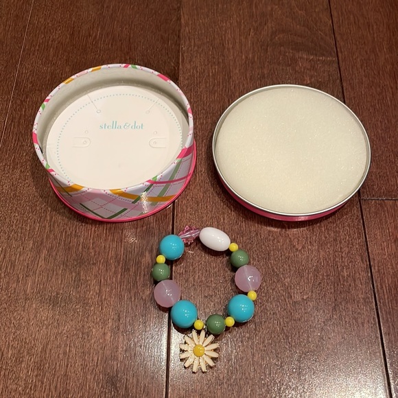Stella and Dot Kids Bracelet - Picture 2 of 4